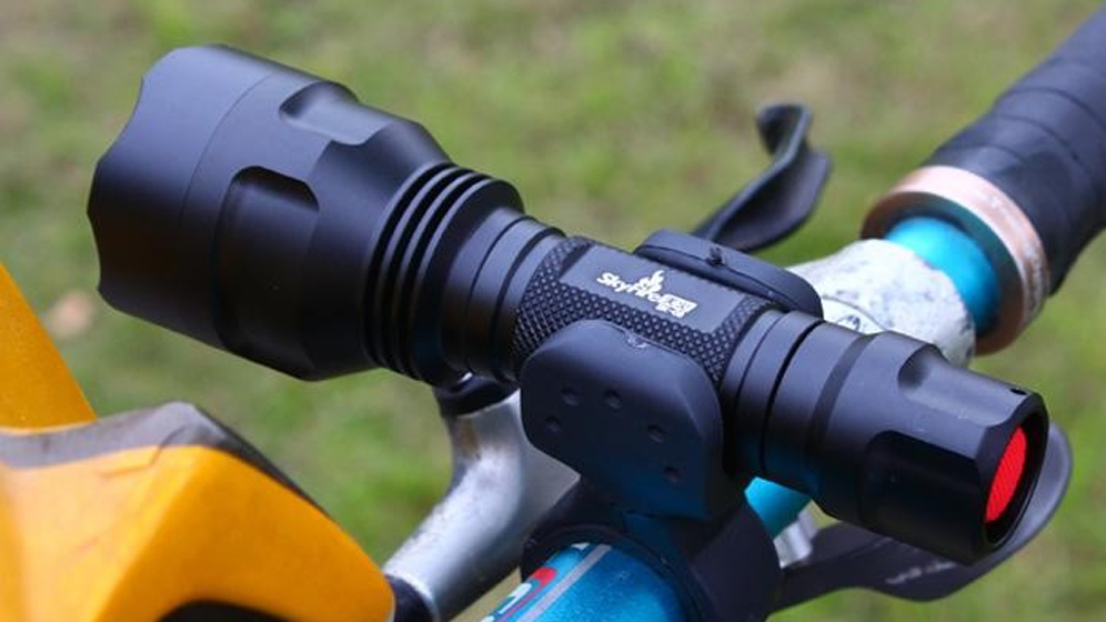 京田精密五金件之手电筒定位件